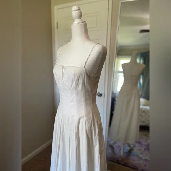 Reformation Kye Midi dress in white - Picture 9 of 13